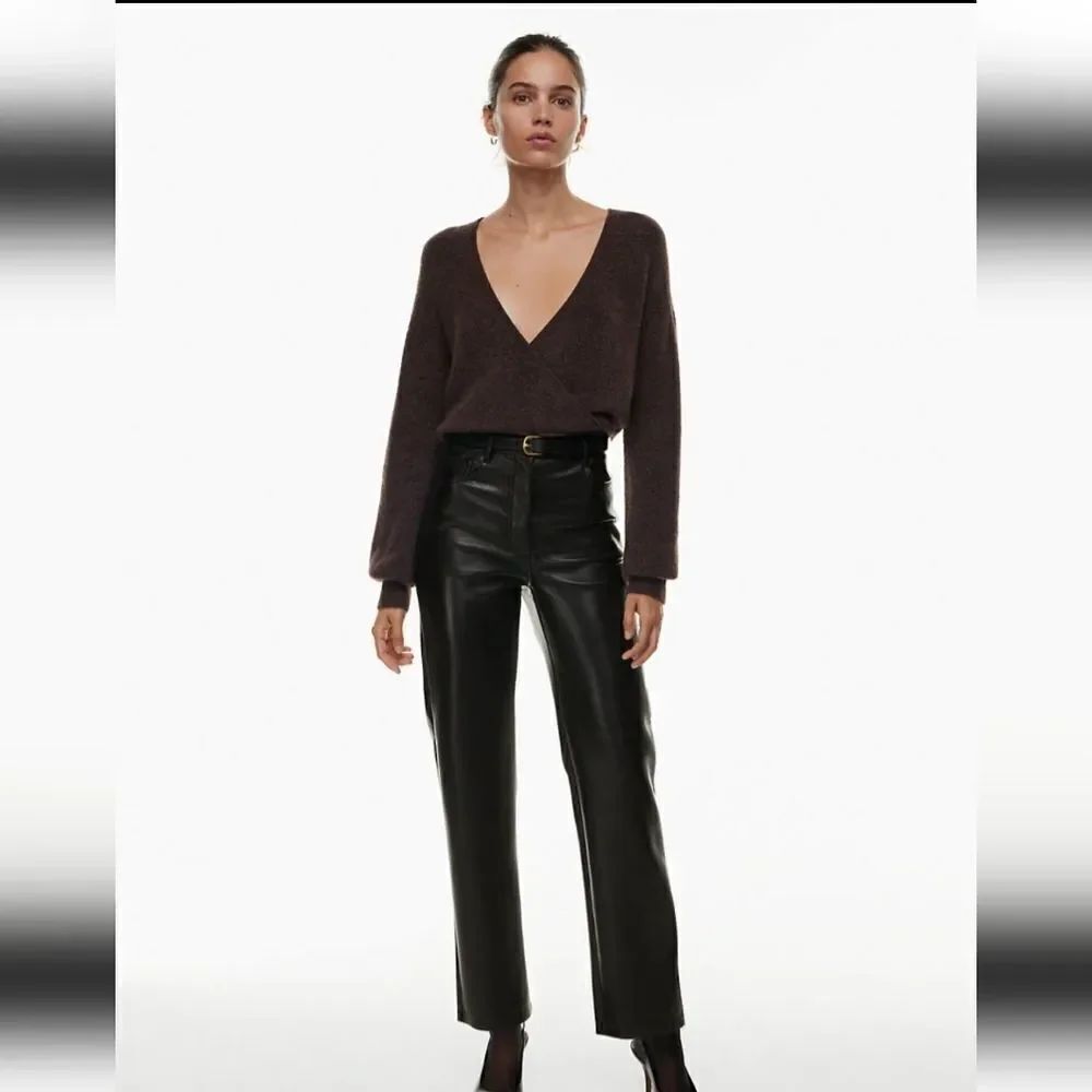 Wilfred FreeโHigh-Waist Vegan Leather Pants szโ6=28ร27